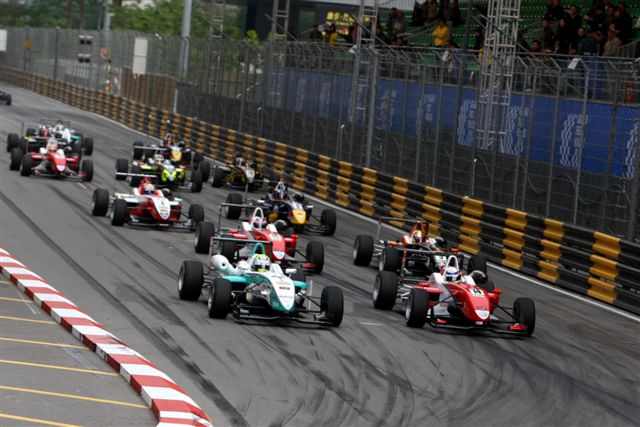 Vernay Wins Formula 3 Macau Qualification Race