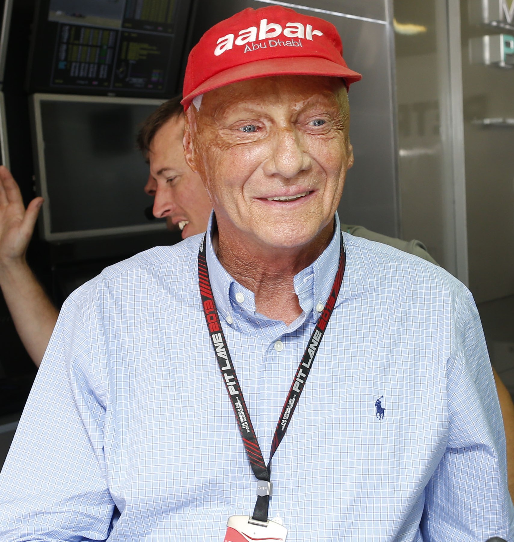 Lauda wants Hamilton signed within 2 weeks