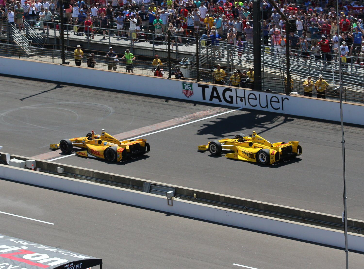 2014 Indy 500 - Hunter-Reay nips Castroneves