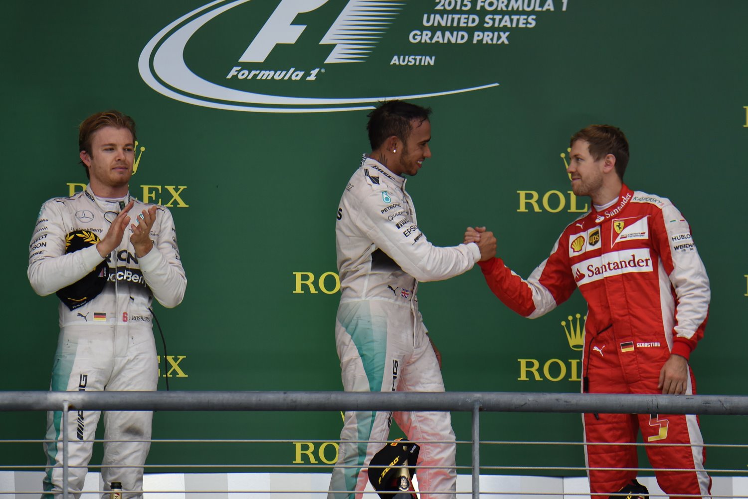 Vettel congratulates Hamilton