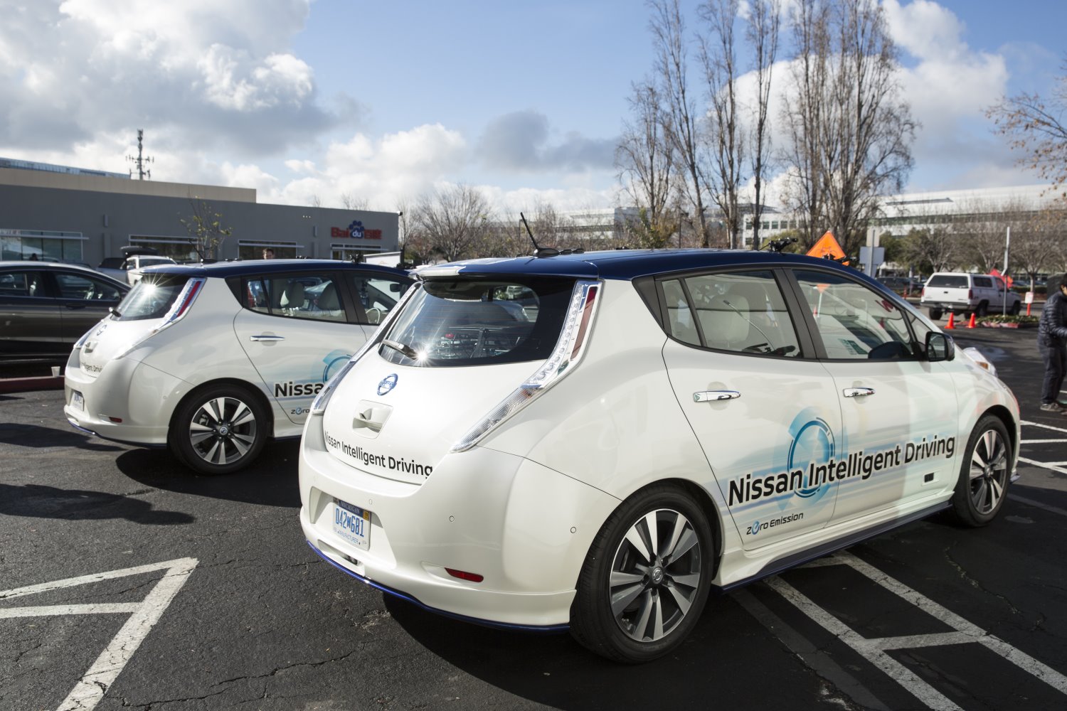 Autonomous electric test Nissan Leafs