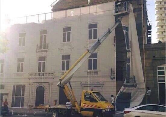 Taking down the fake facades after last years Baku GP.