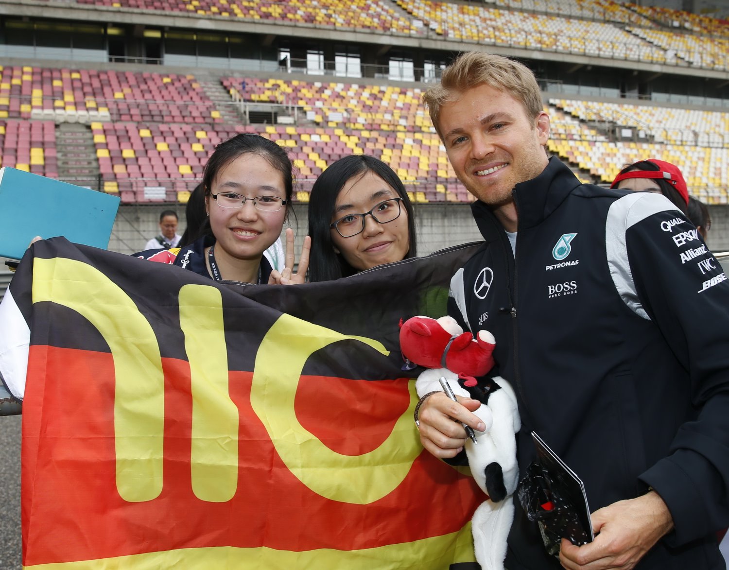 Rosberg with some Chinese fans