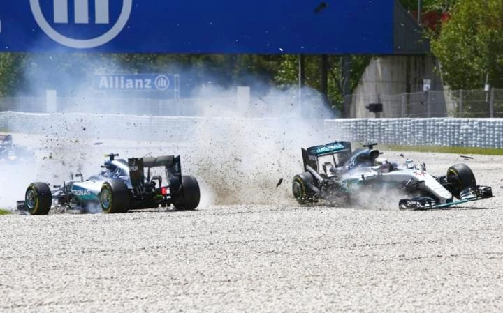 Rosberg and Hamilton go crashing out
