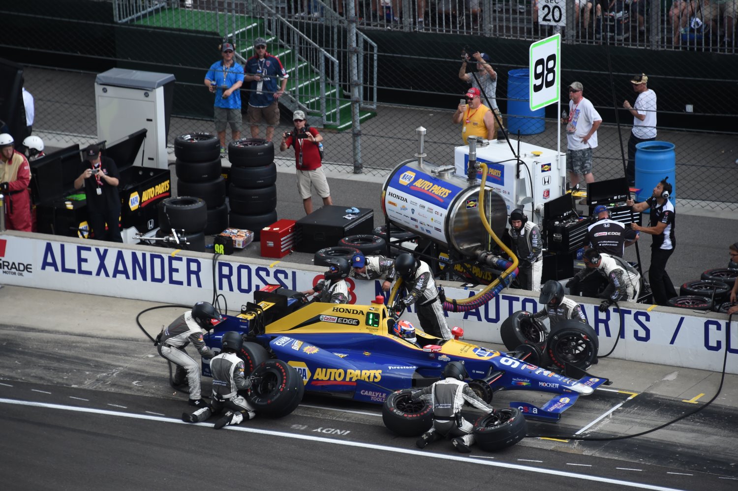 Fuel hose issues caused Rossi to have two slow pitstops, but he drove like a demon back through the field.