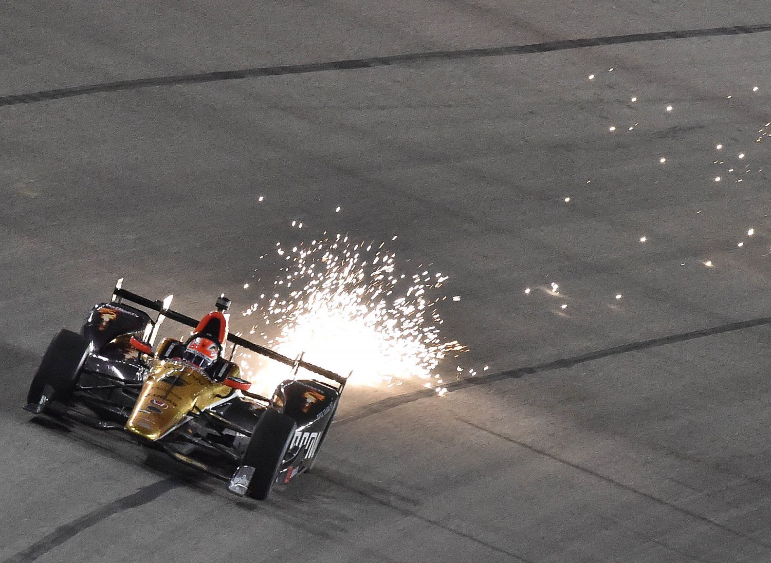 James Hinchcliffe throwing sparks in Texas