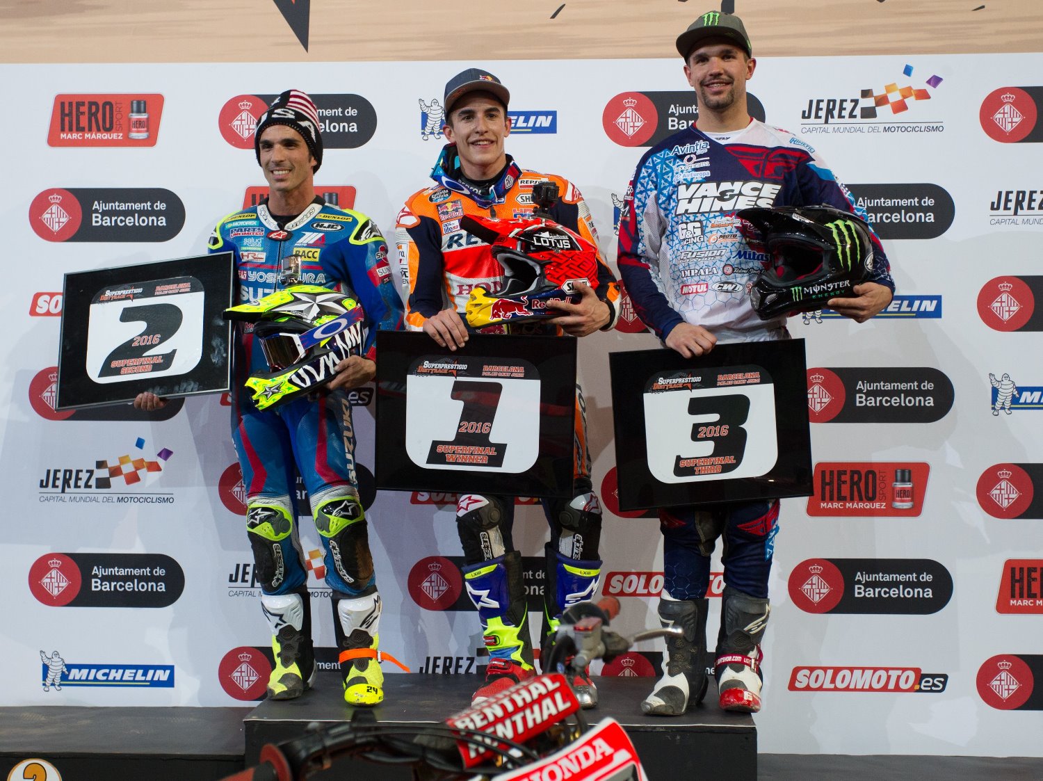 Marquez (C) was the winner but American Brad Baker (R) dwarfs the two Spanish midgets, Carry 50 pounds more weight because of his size means he had no chance