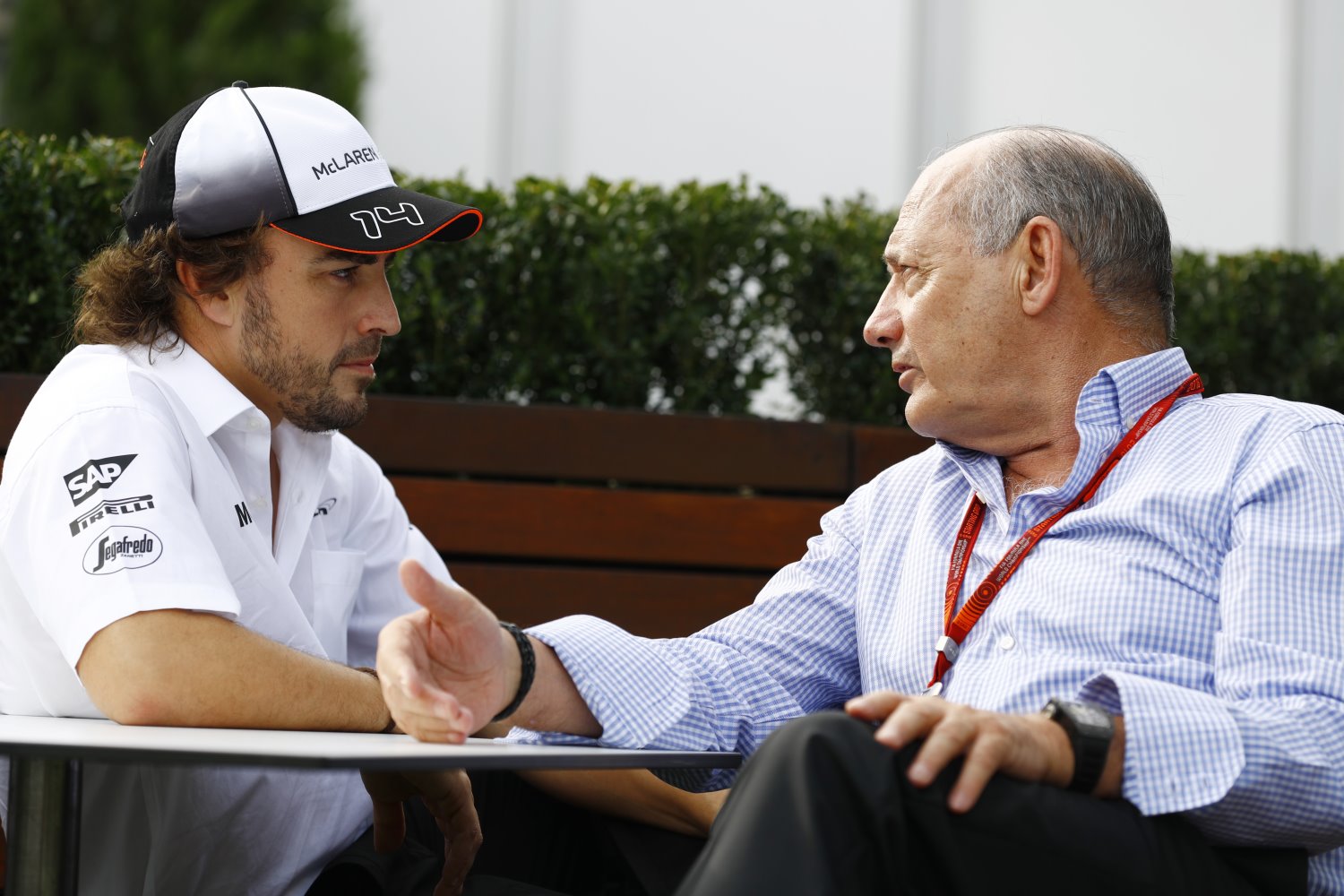 Fernando Alonso tells Dennis he wants a title next year