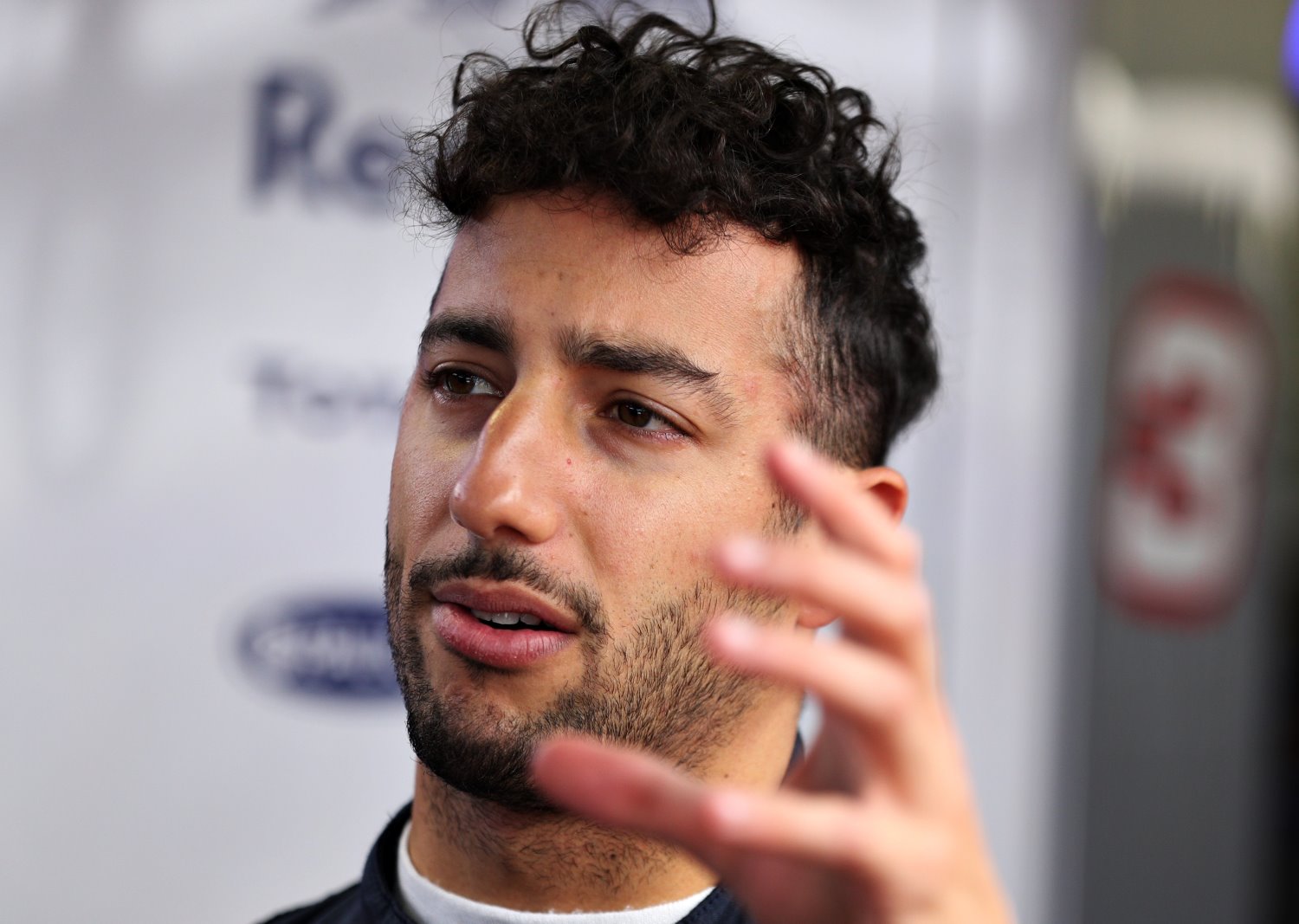 Ricciardo explains how he was shutout by someone at Ferrari