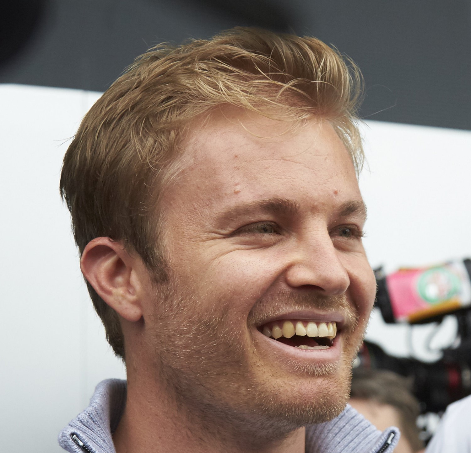 Rosberg expected to choke by the Brits