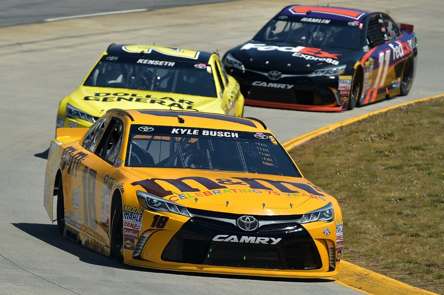 Busch leads on way to victory