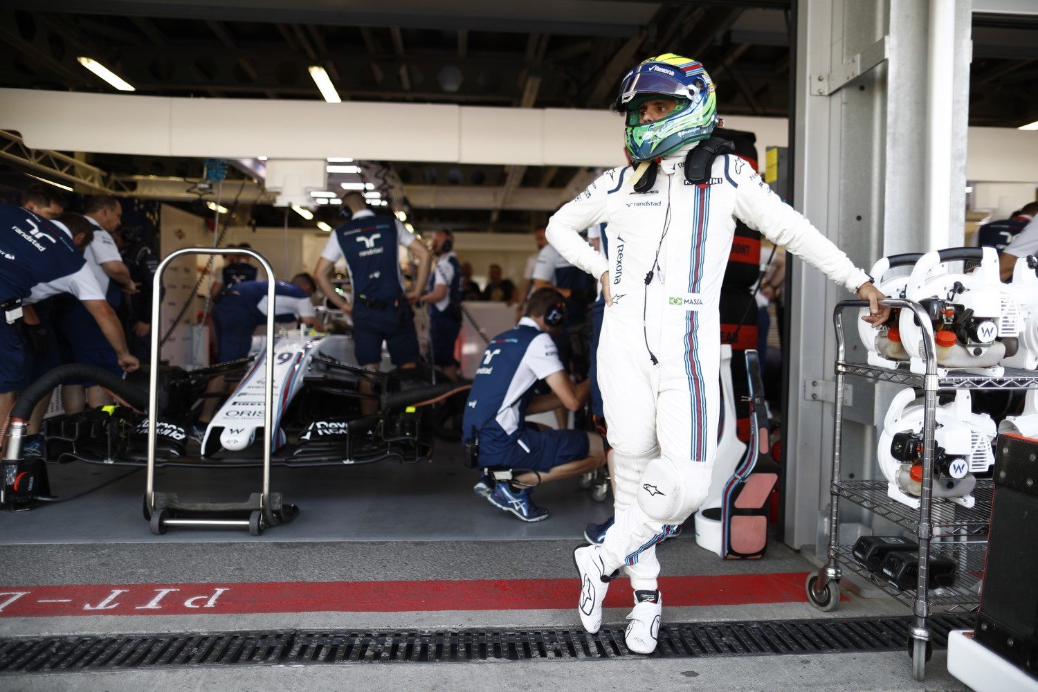 Felipe Massa goes out with head held high, to be replaced by a ride-buyer