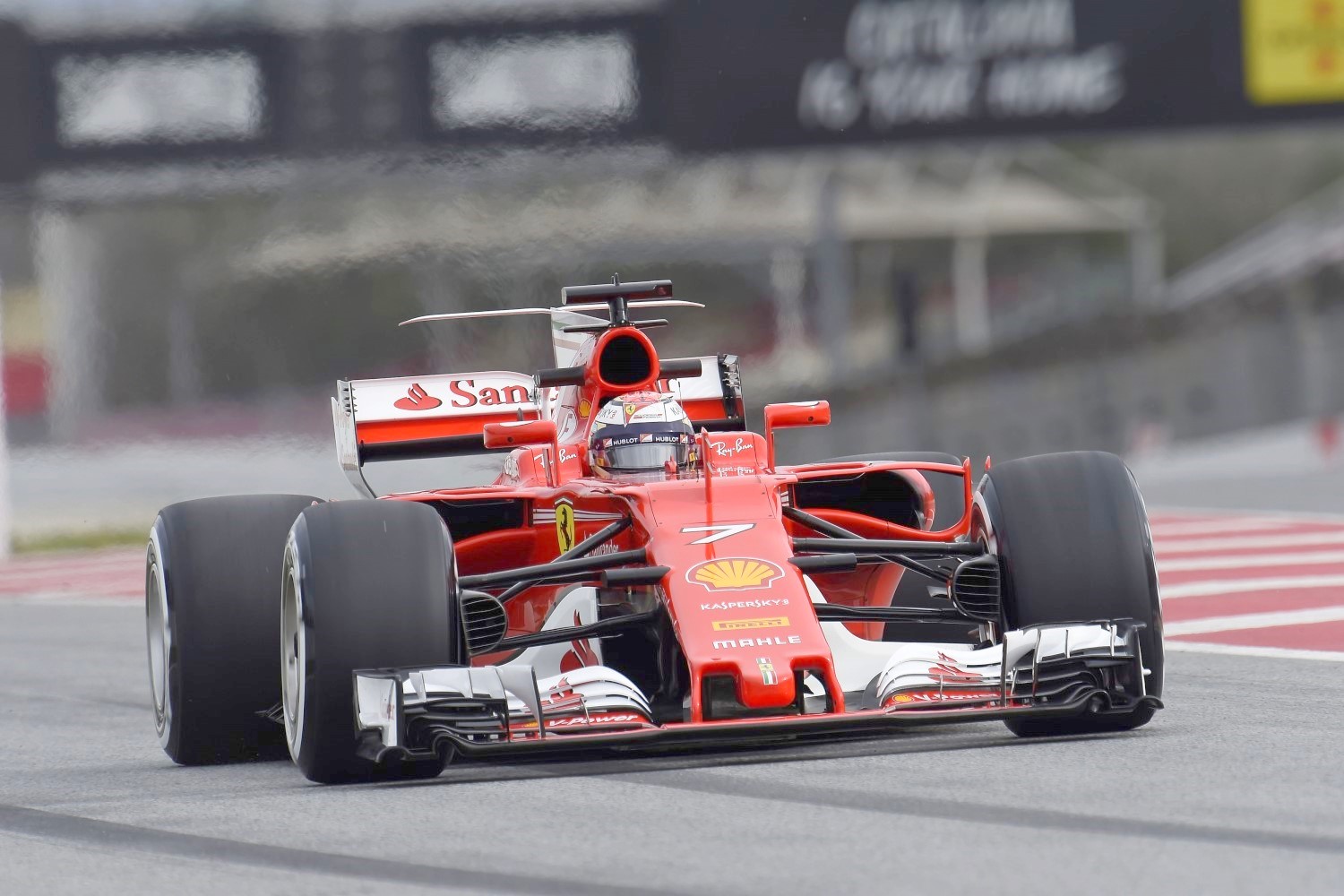 Raikkonen crashes the Ferrari