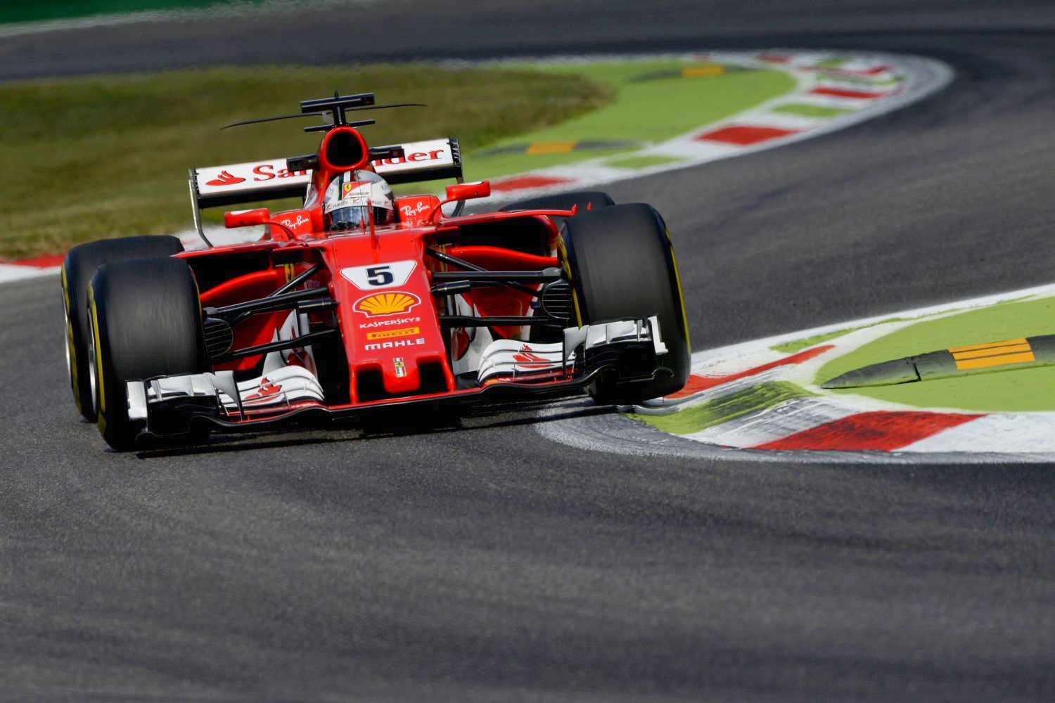 Vettel could not keep up in the inferior Ferrari
