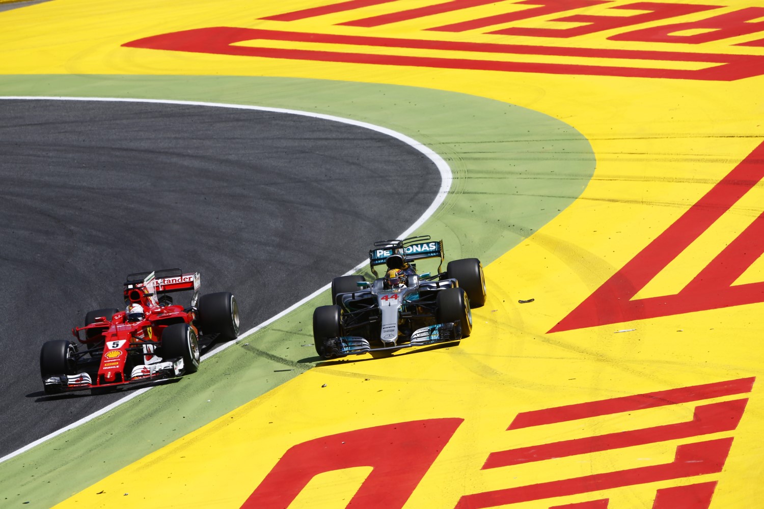 Vettel battles Hamilton in Barcelona