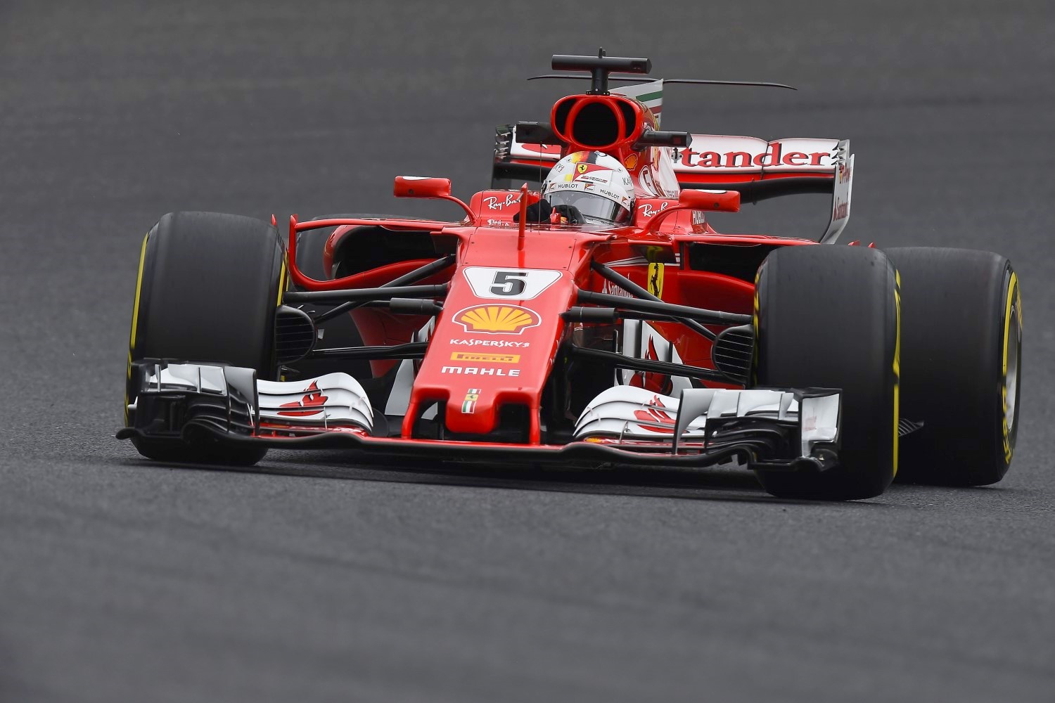 Vettel knows his Ferrari cannot beat the Mercedes here