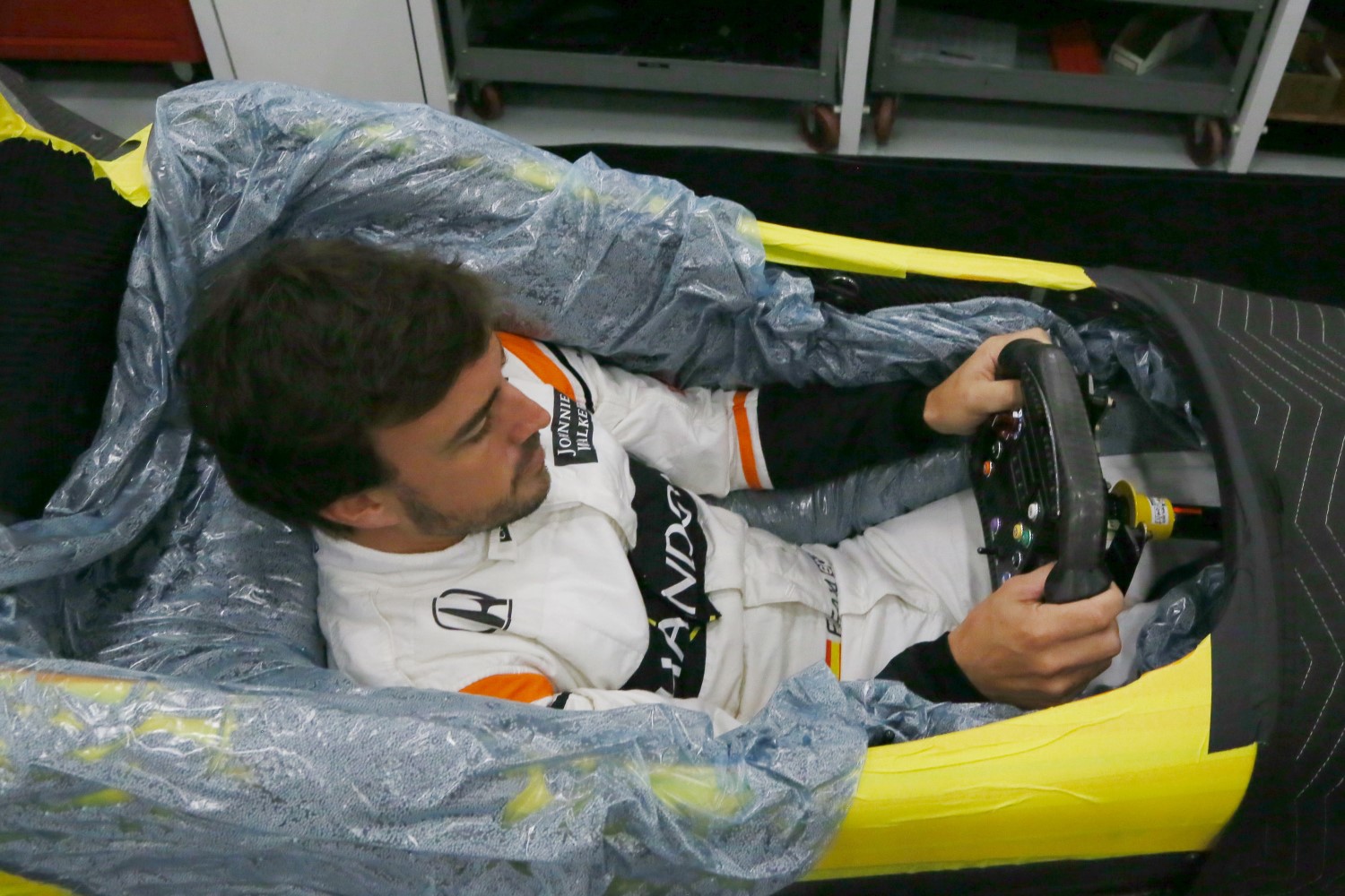 Alonso gets his seat fitting at Andretti Autosport