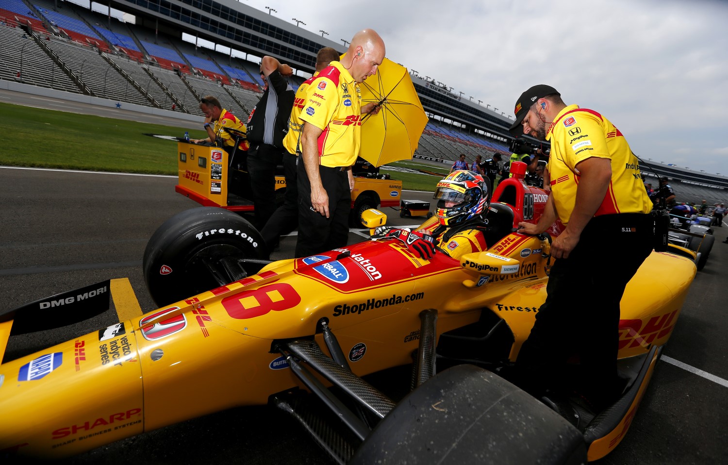 It was a weekend to forget for Ryan Hunter-Reay and the Andretti team. 3 of the 4 Andretti cars had no sponsor - which happens when TV ratings are minuscule on NBCSN