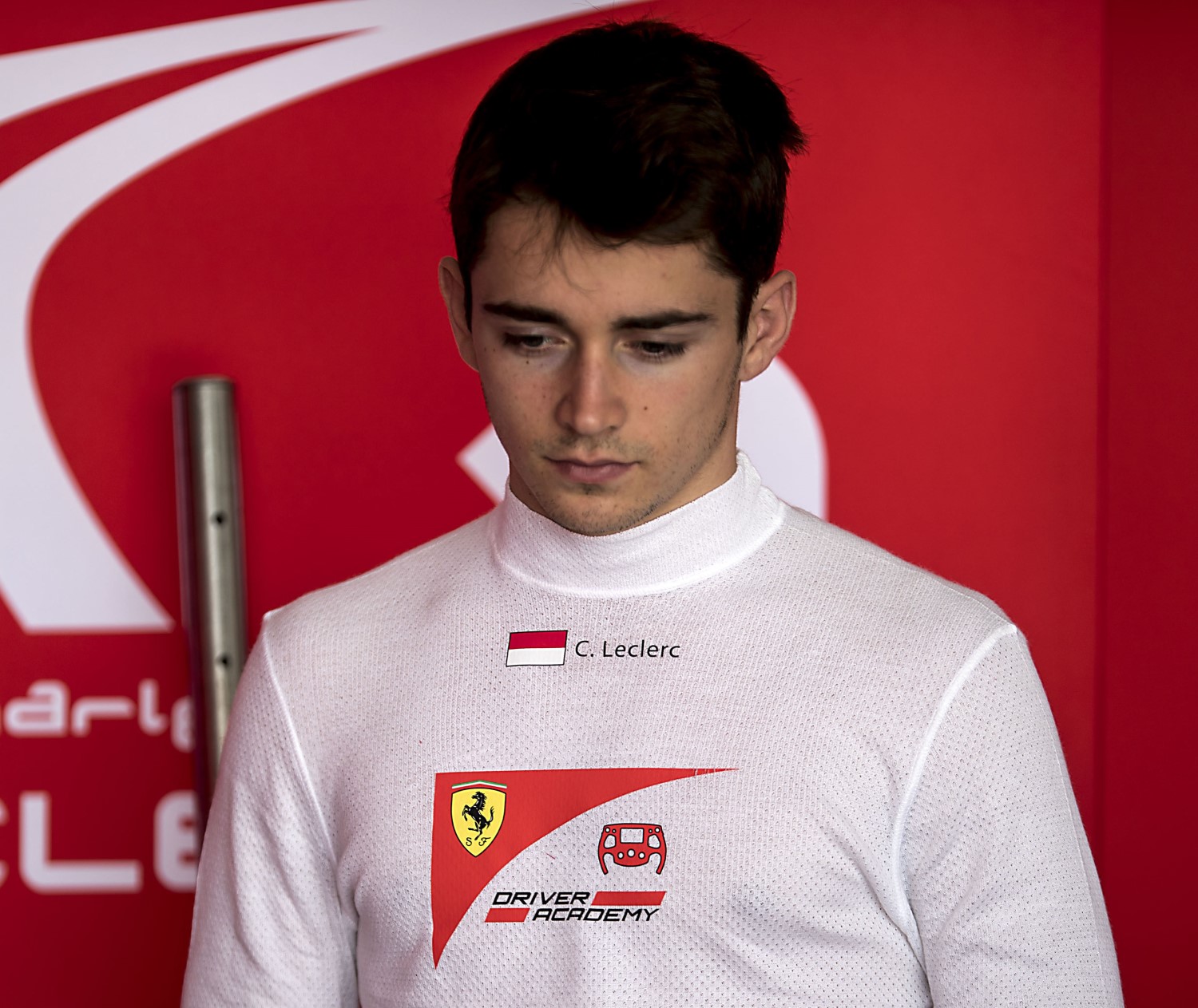 Ferrari protege Charles Leclerc