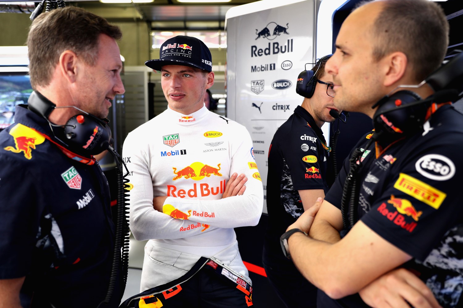 Verstappen and the Red Bull brass do not expect Honda miracles in year 1