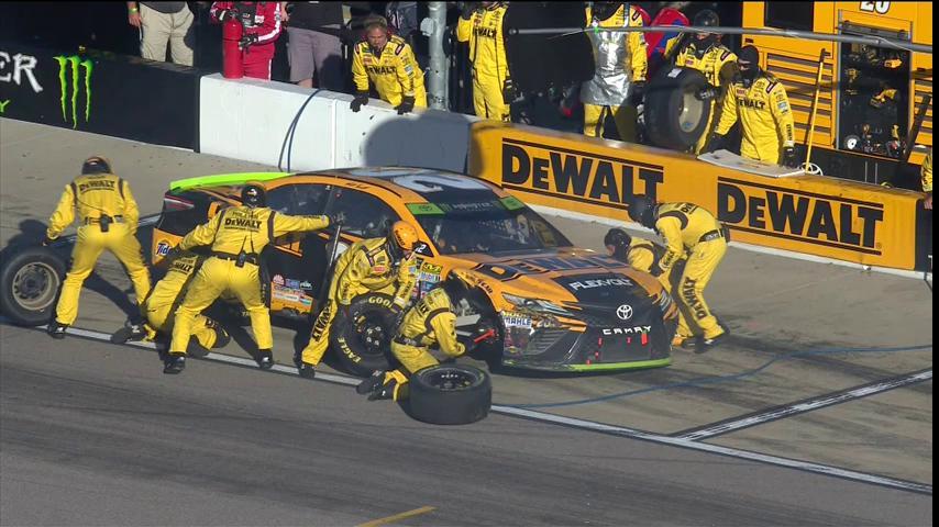 Count'em - 7 men over the wall for Kenseth