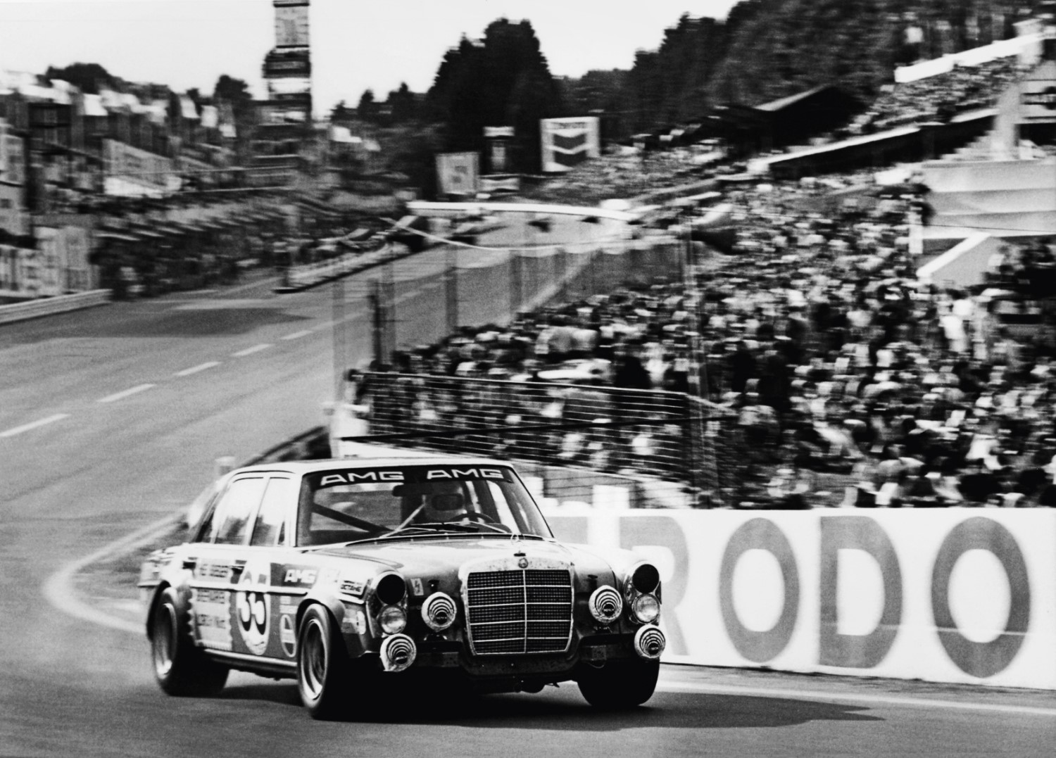 The AMG 300 SEL 6.8 at the 24-hour race in Spa-Francorchamps, 1971