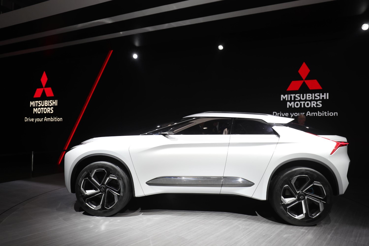 Mitsubishi e-Evolution EV concept