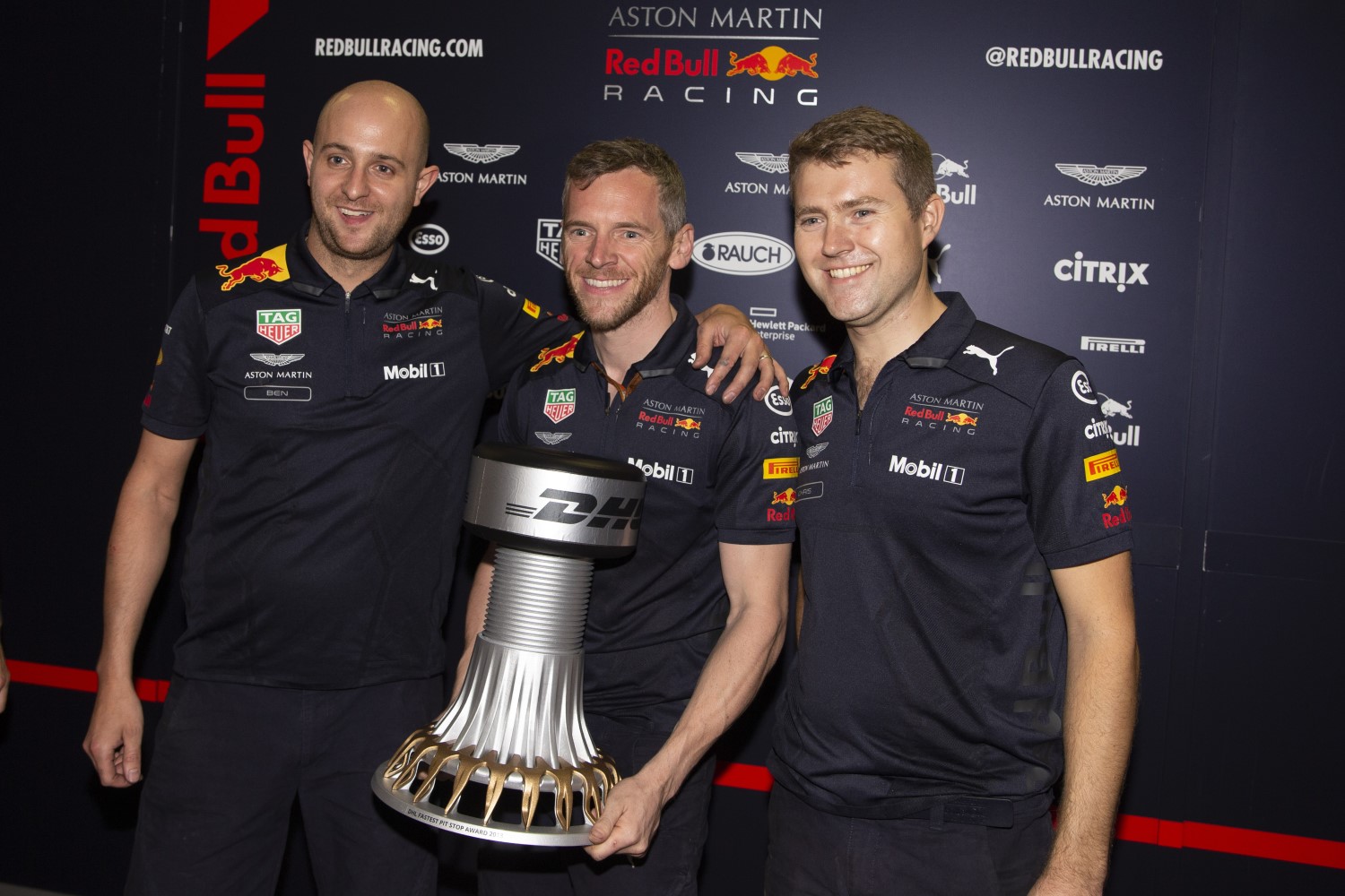 Red Bull get fastest pitstop award
