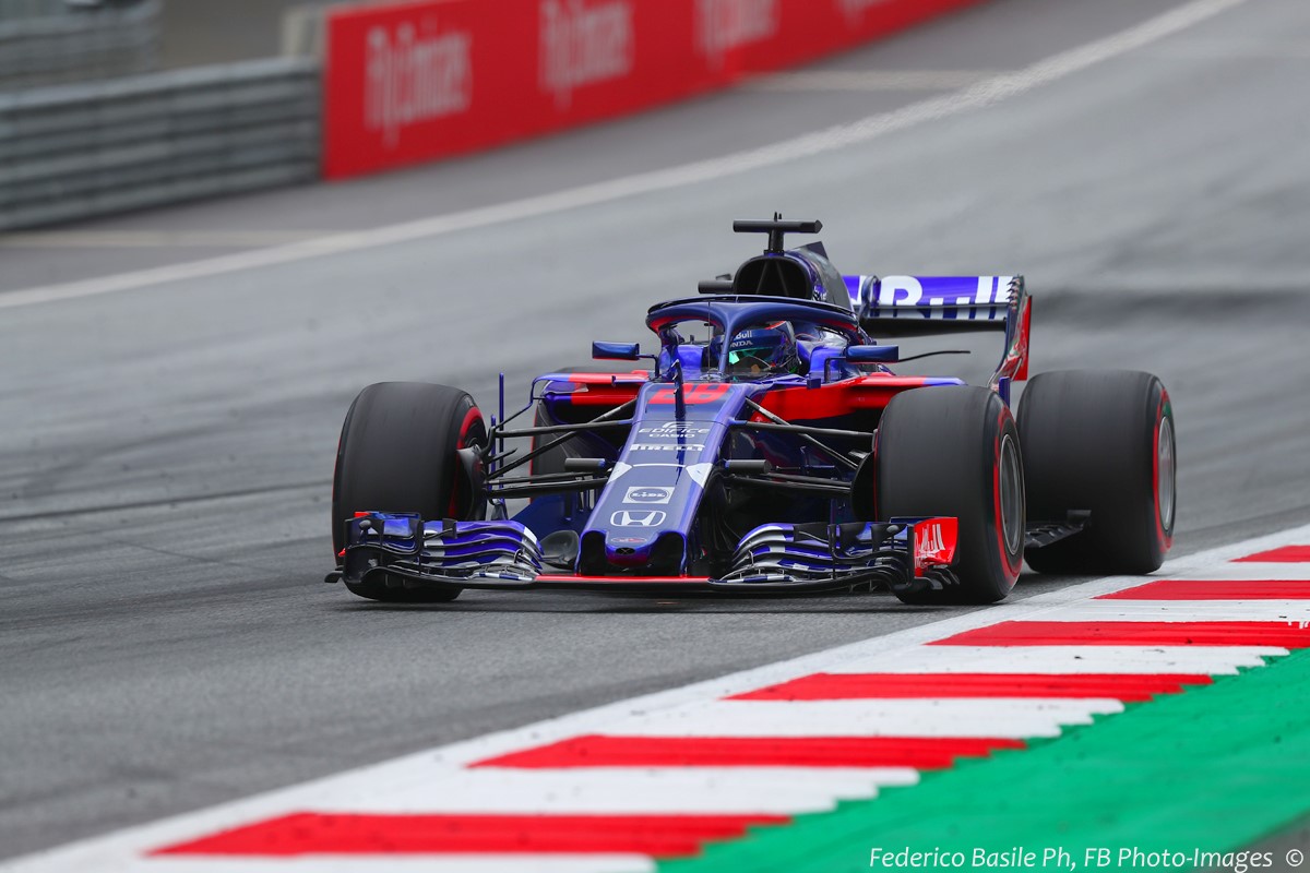 Hartley in the upgraded Toro Rosso
