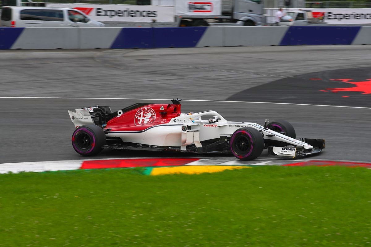 Marcus Ericsson in the #9 Sauber