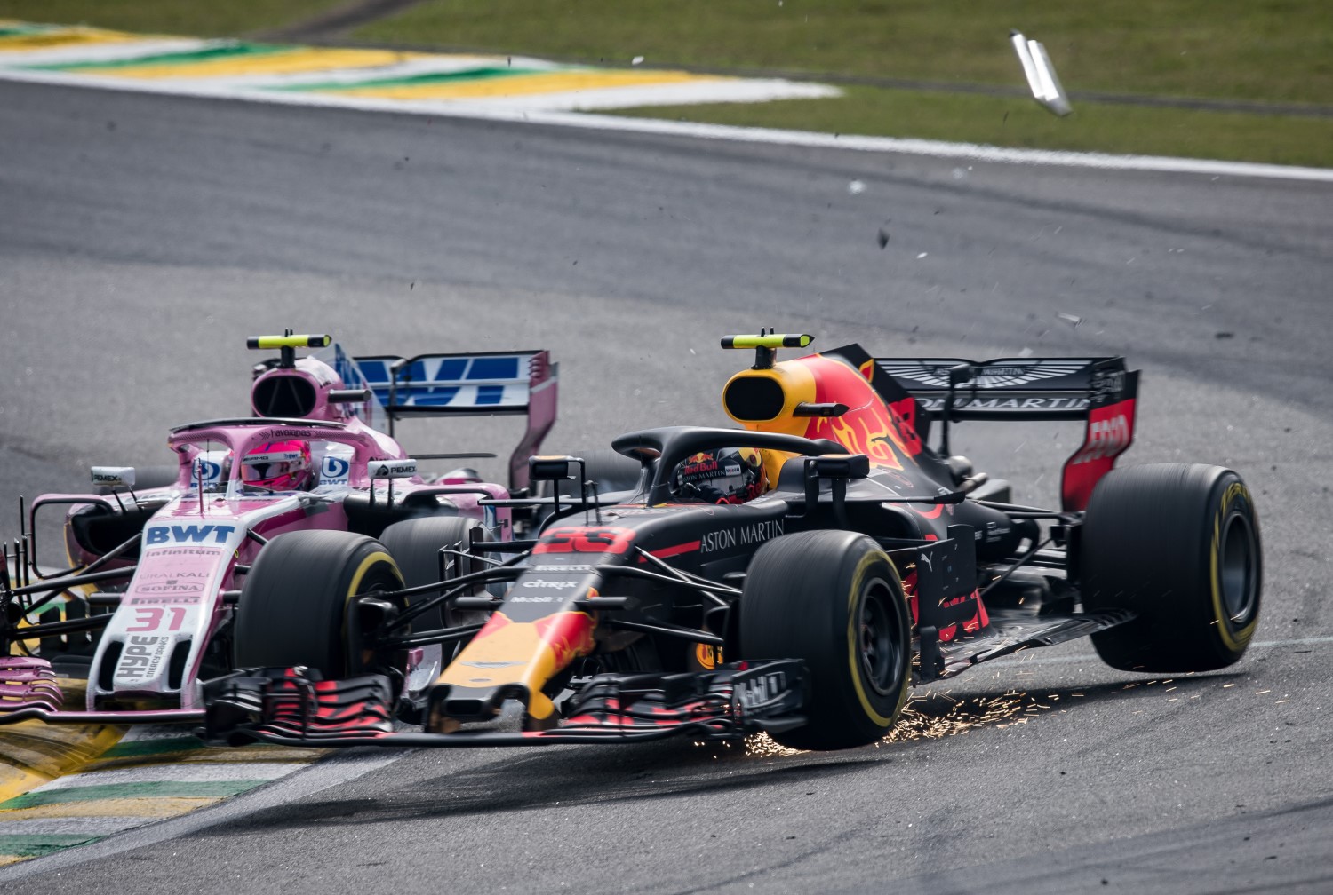 Ocon takes out race leader Verstappen. He's lucky Verstappen did not break his jaw