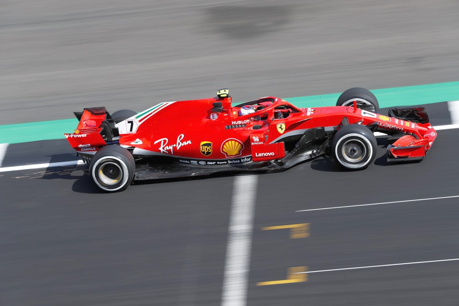 Villeneuve says Raikkonen punted the wrong Mercedes at Silverstone