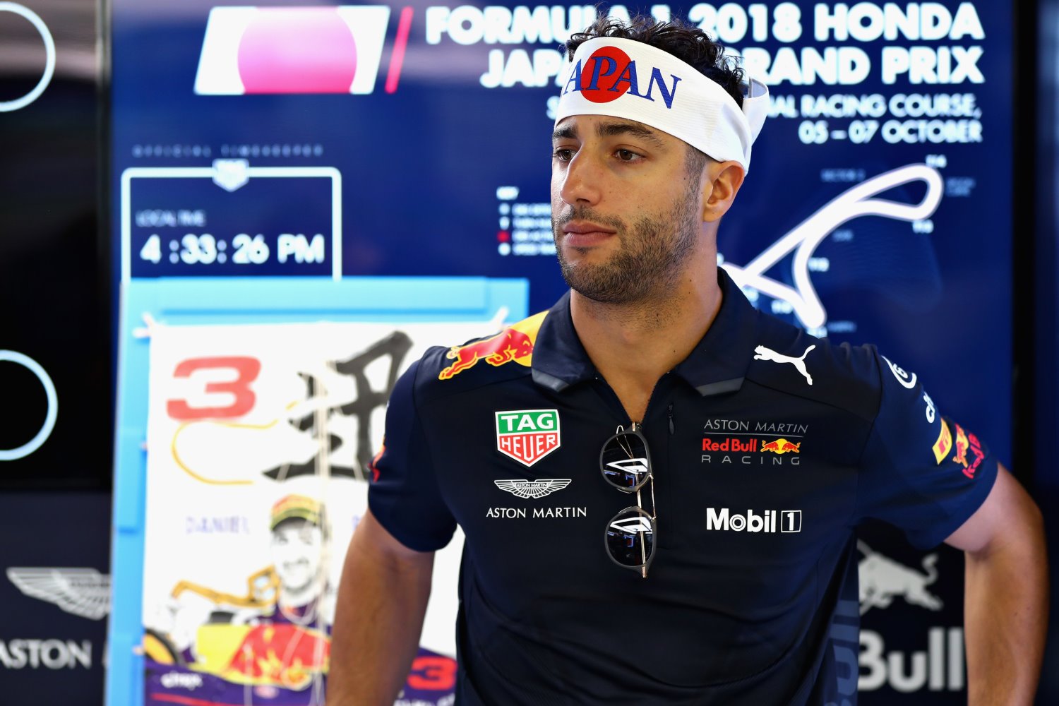 Video: Daniel Ricciardo and Max Verstappen Shodo-wn in Tokyo ...