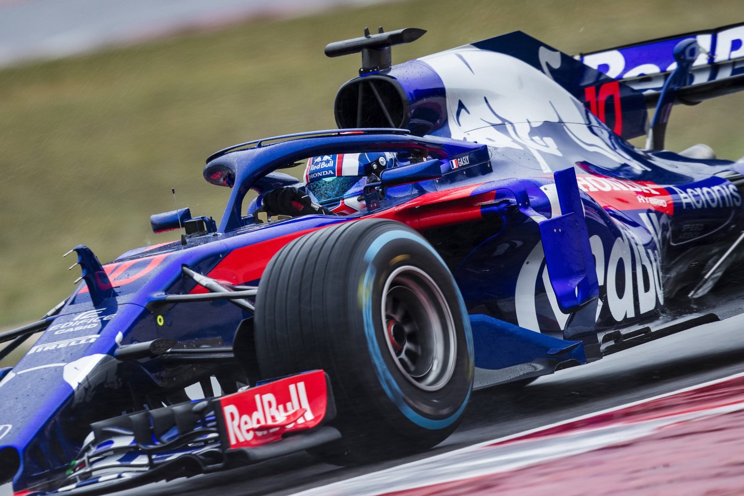 The new Toro Rosso on track in Barcelona