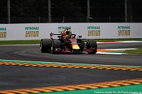 DanielRicciardoAstonMartinRedBullRacing.jpg