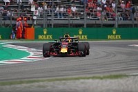 DanielRicciardoAstonMartinRedBullRacing2.jpg