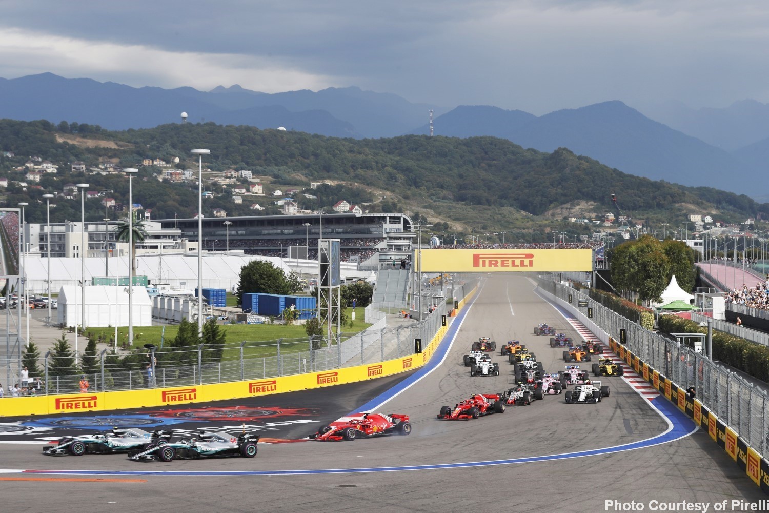 Bottas and Hamilton lead from the start