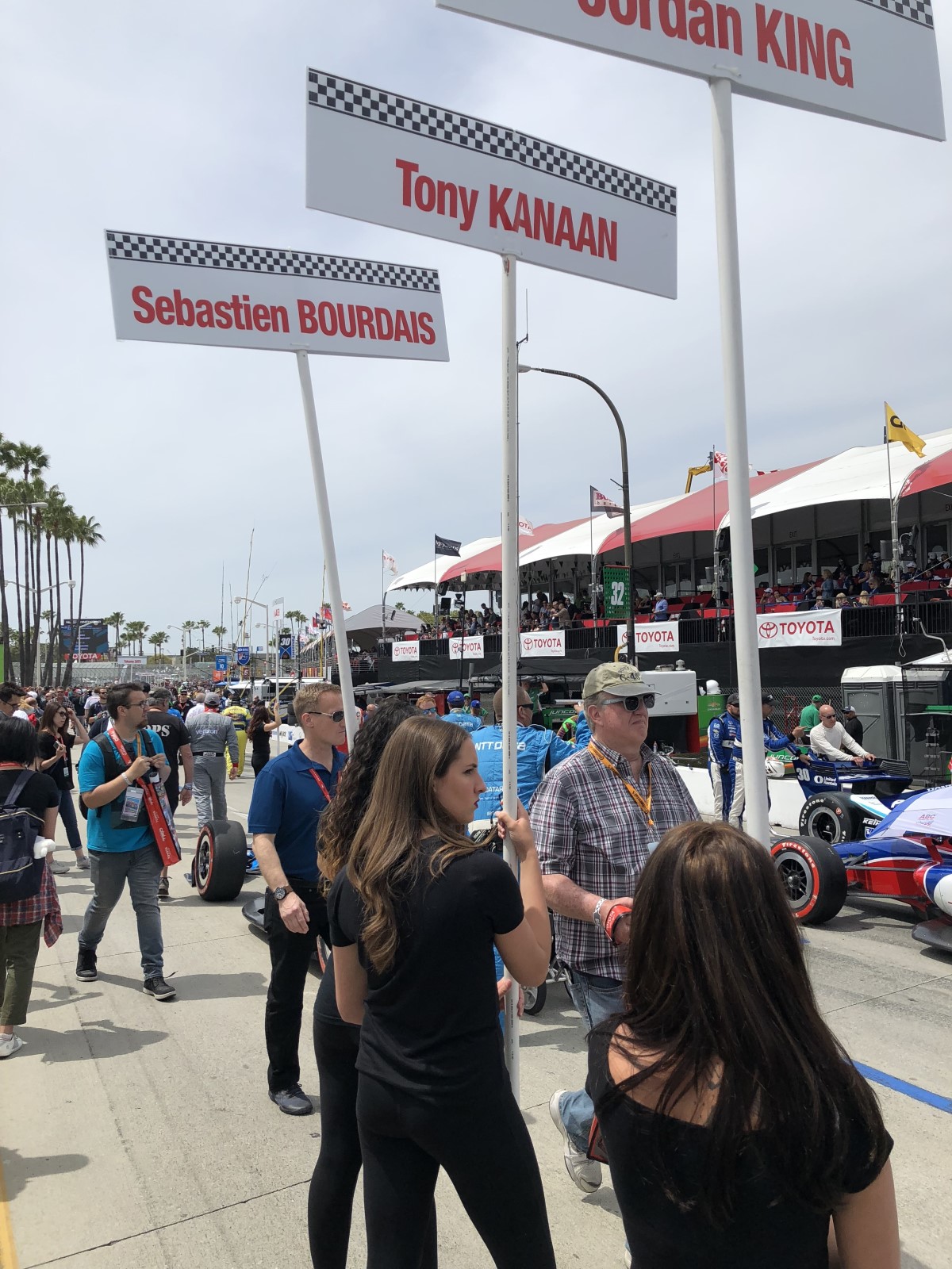 Wisely IndyCar still uses Grid Girls