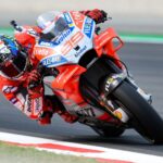 Jorge Lorenzo snatches pole