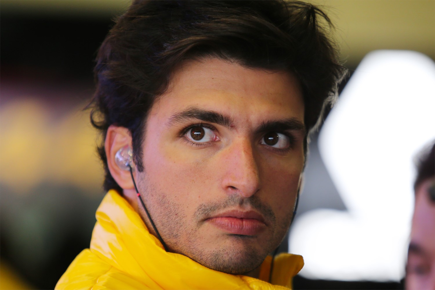 Carlos Sainz Jr.know the Renaults fail a lot