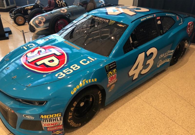 2018 Darlington Raceway Throwback Scheme