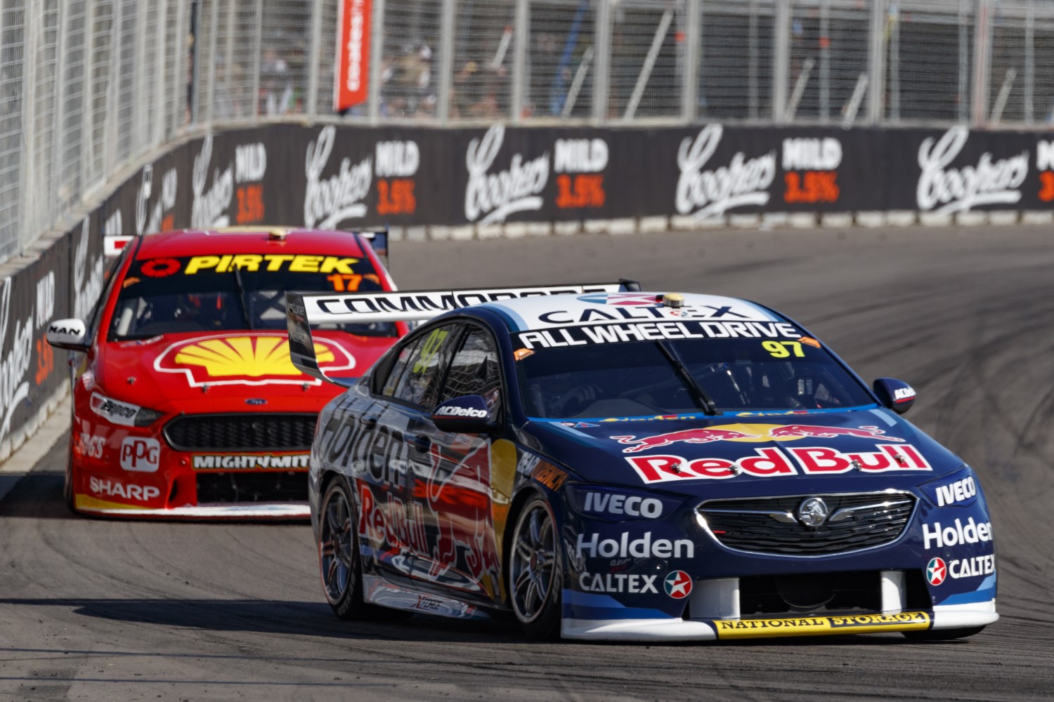 Shane van Gisbergen battles Scott McLaughlin