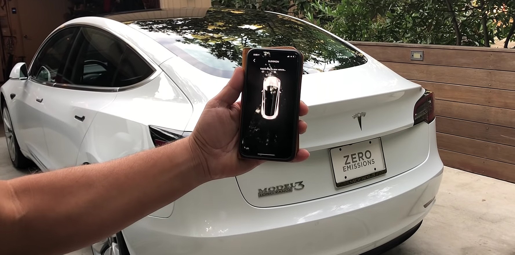 Tesla Model 3 app Summon feature