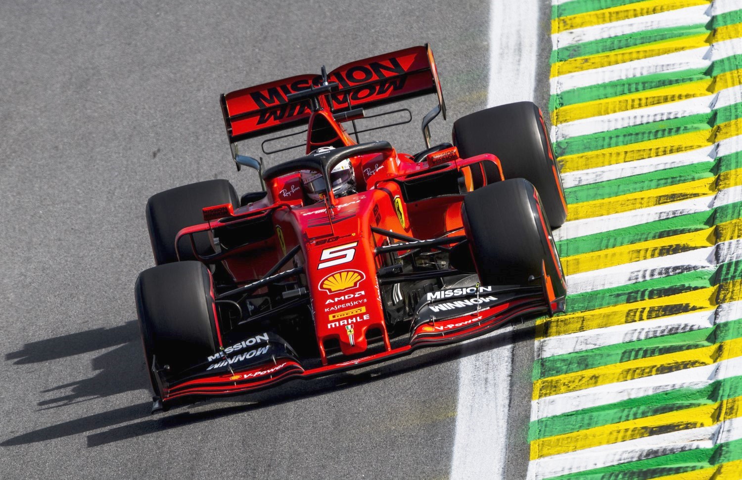 Vettel admits Ferrari has little chance on Sunday
