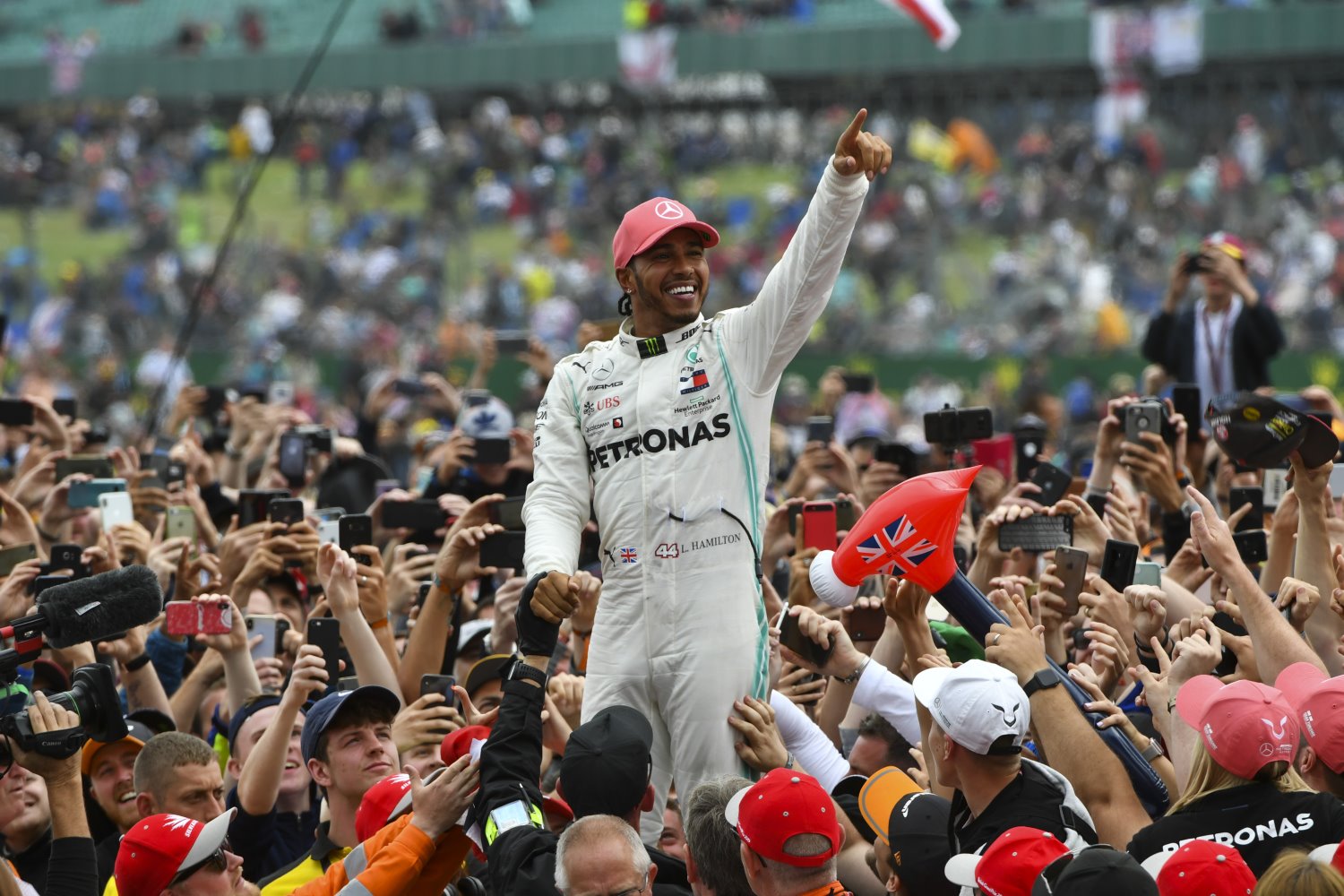 Lewis Hamilton wins the 2019 British Grand Prix, Sunday - LAT Images