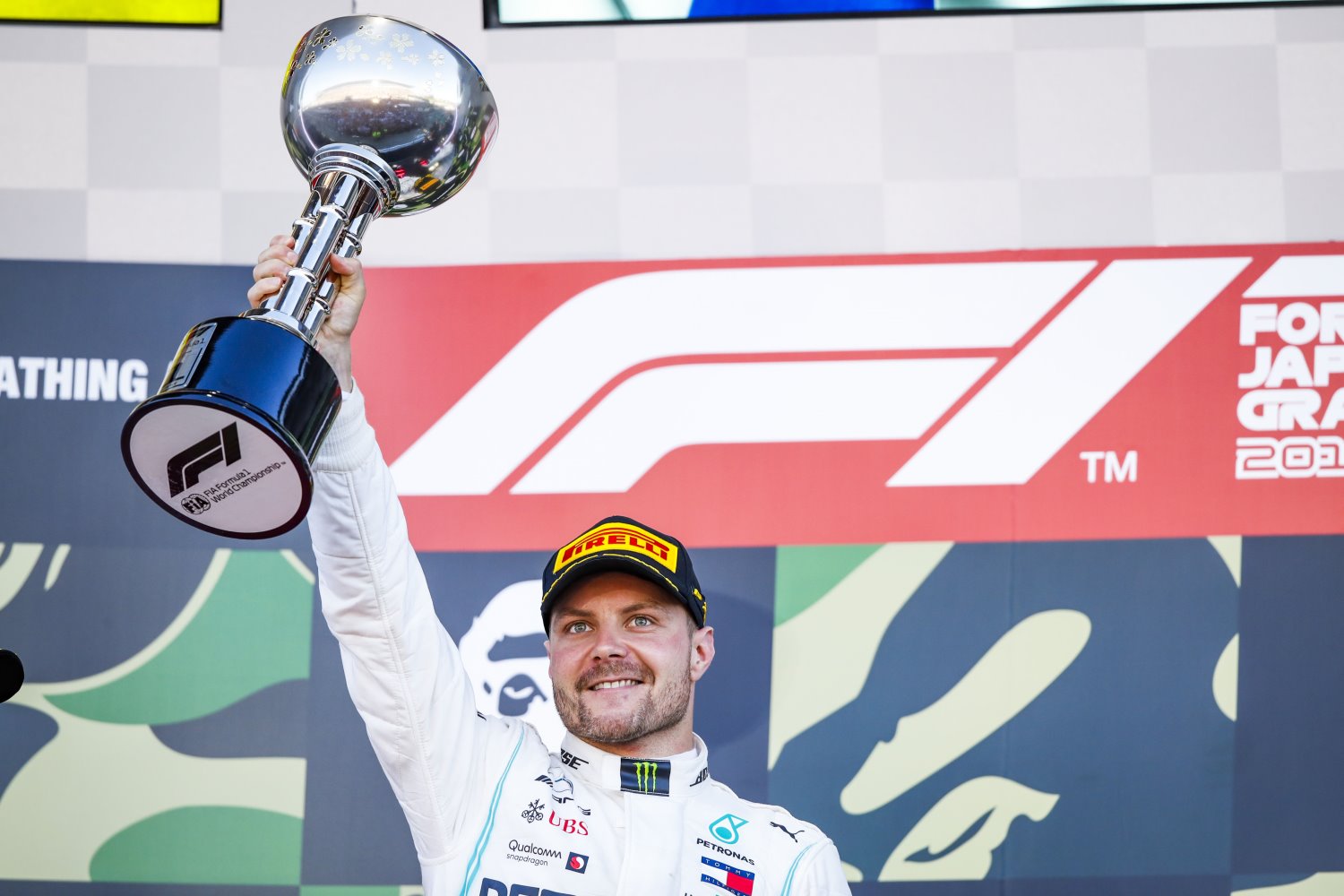 Bottas wins handily in Japan