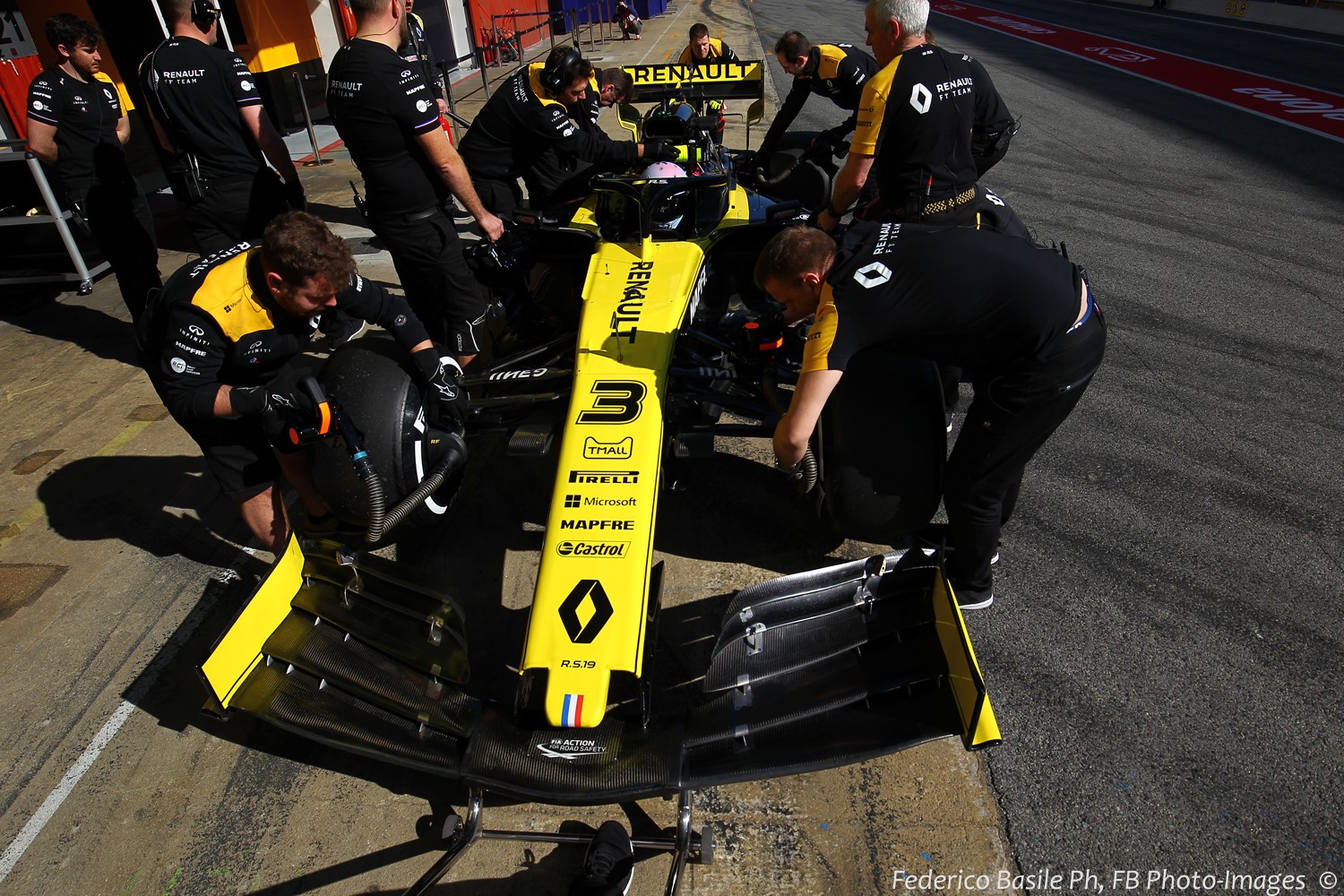 Renault in fight to be 3rd or 4th loser