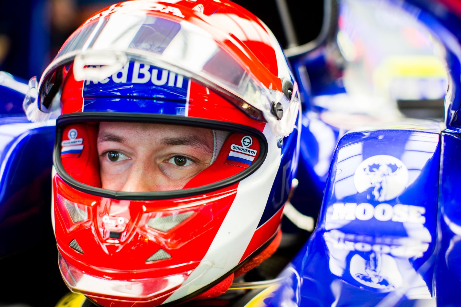 Kvyat to to change his helmet for his home race