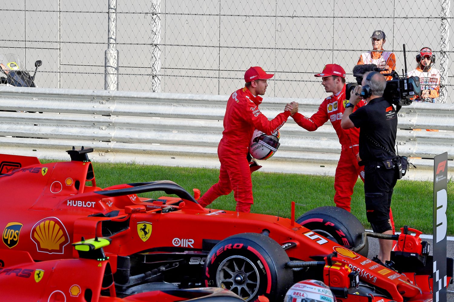 Vettel congratulates Leclerc