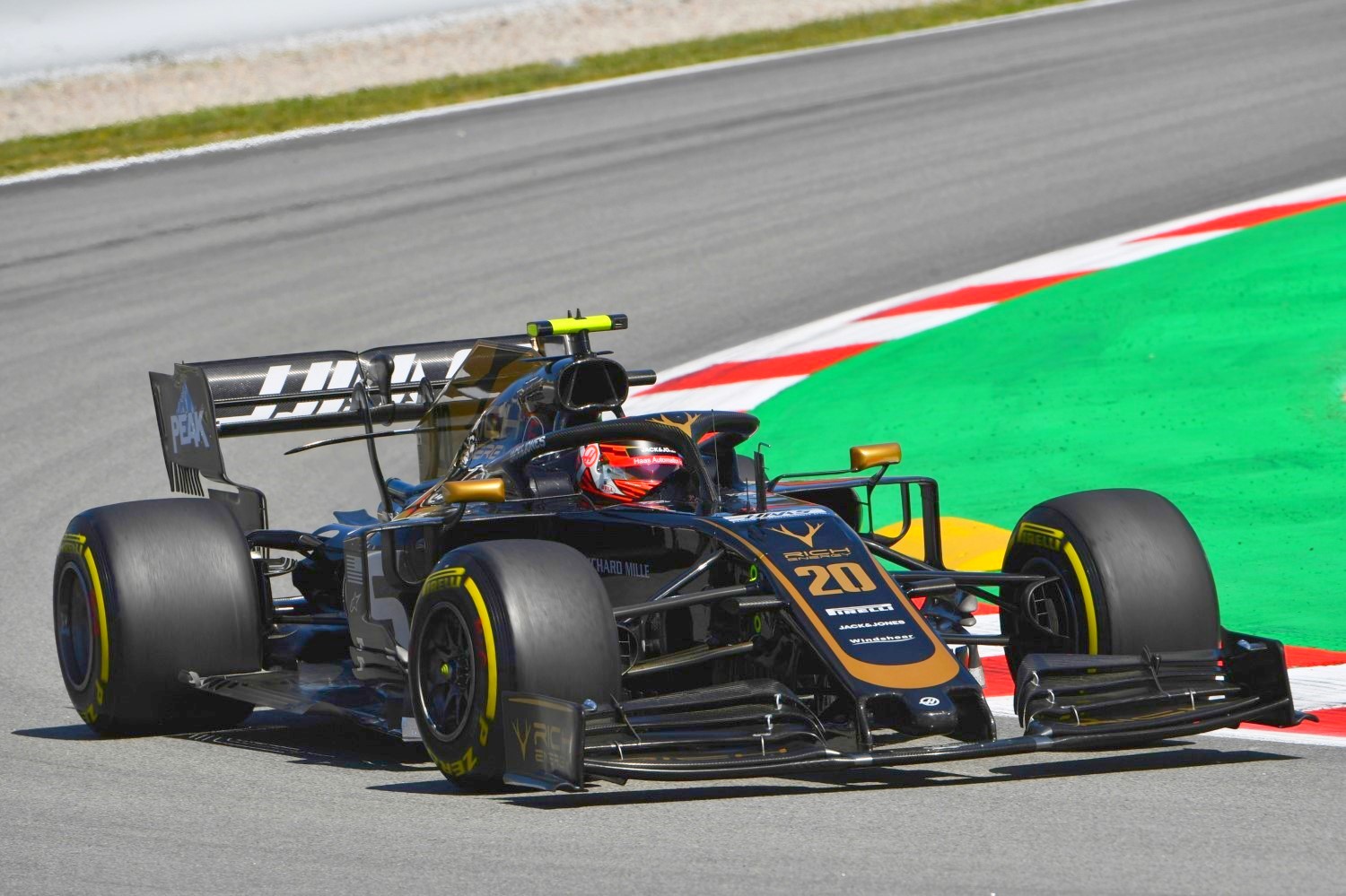 Magnussen in Spain